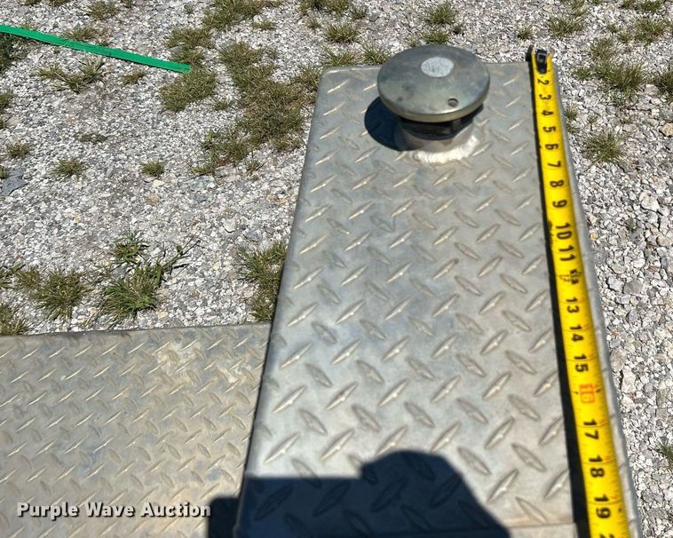 image for item DI7995 (3) L-shaped auxiliary fuel tanks