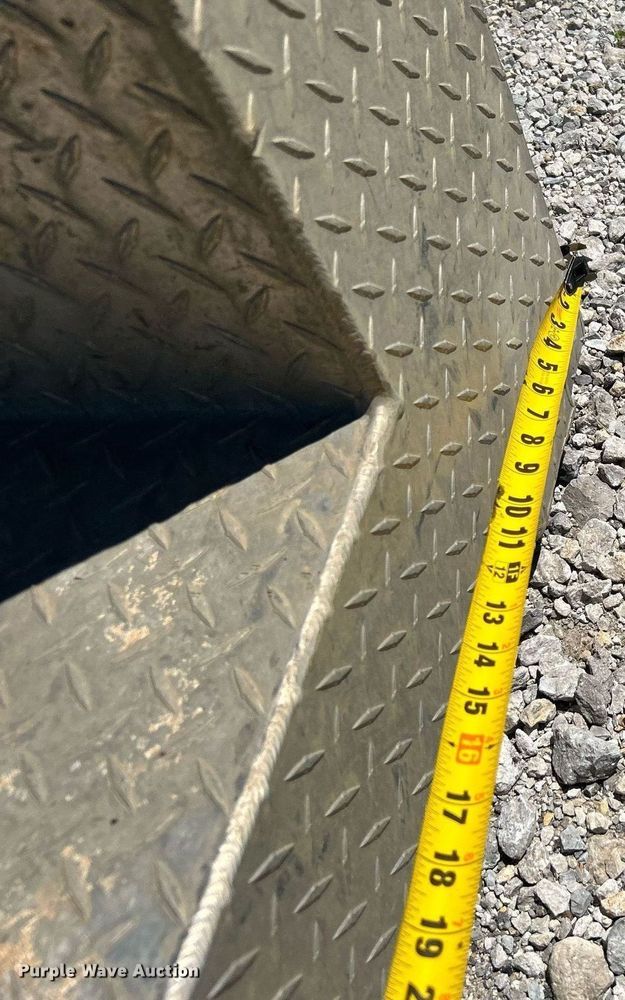 image for item DI7995 (3) L-shaped auxiliary fuel tanks