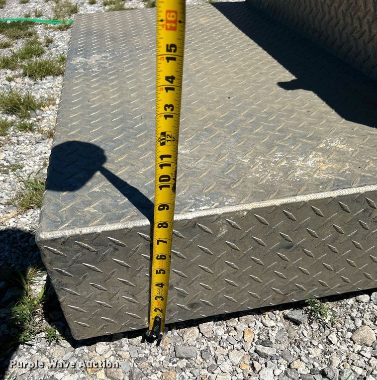 image for item DI7995 (3) L-shaped auxiliary fuel tanks