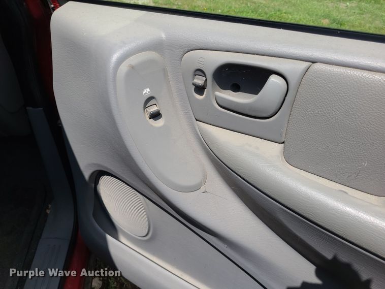 image for item DK1971 2005 Chrysler Town & County Touring  van