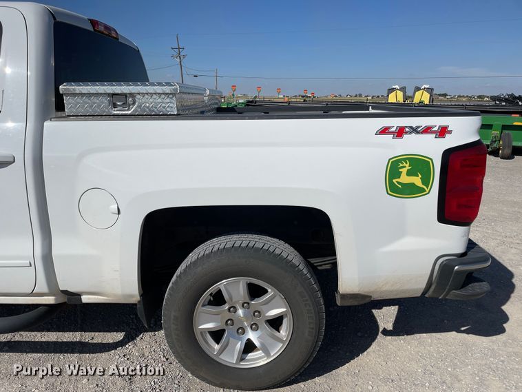 image for item DK2484 2016 Chevrolet Silverado 1500  Crew Cab pickup truck