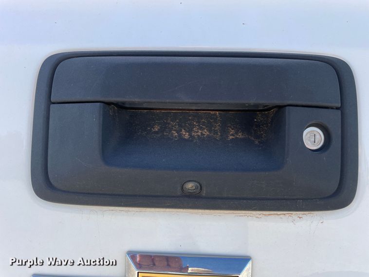 image for item DK2484 2016 Chevrolet Silverado 1500  Crew Cab pickup truck