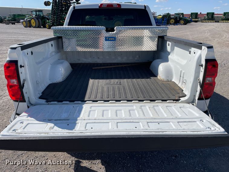 image for item DK2484 2016 Chevrolet Silverado 1500  Crew Cab pickup truck