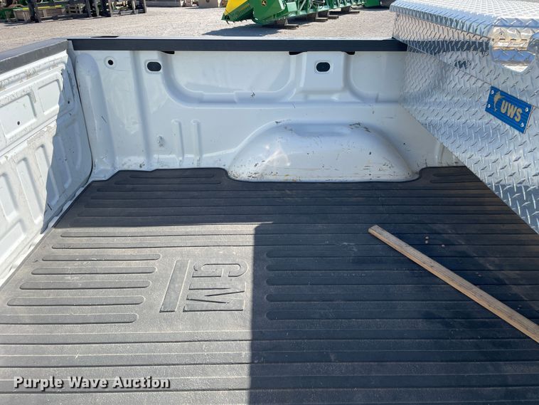 image for item DK2484 2016 Chevrolet Silverado 1500  Crew Cab pickup truck