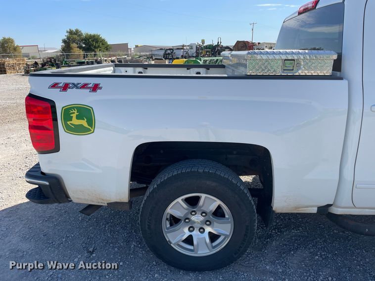 image for item DK2484 2016 Chevrolet Silverado 1500  Crew Cab pickup truck