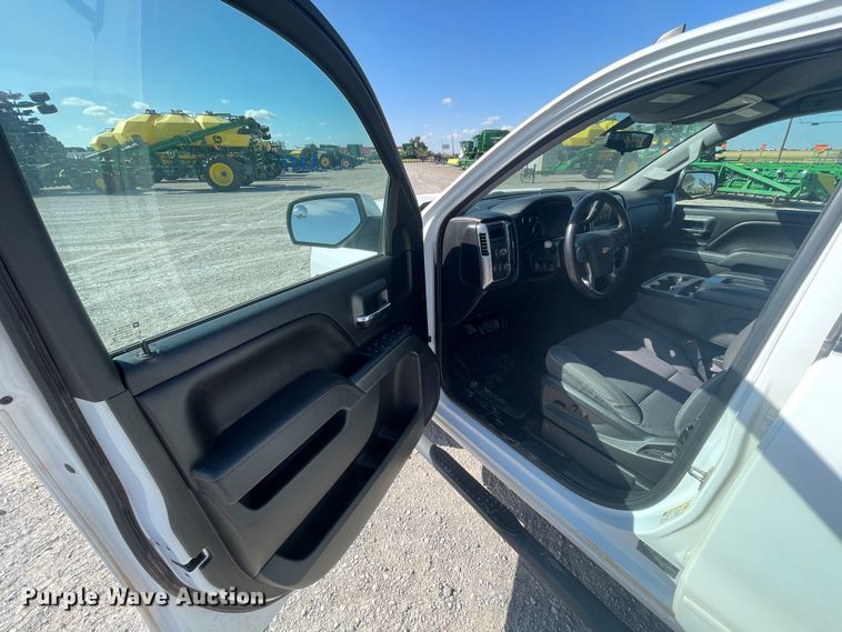 image for item DK2484 2016 Chevrolet Silverado 1500  Crew Cab pickup truck