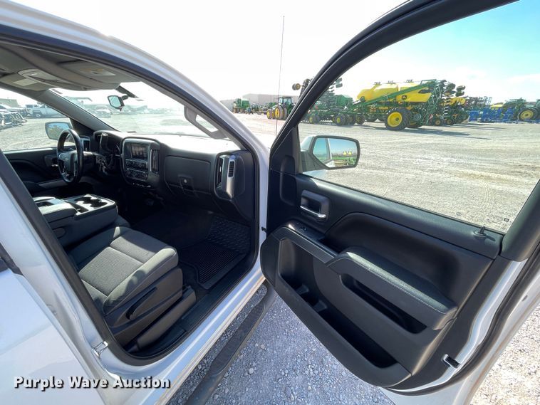 image for item DK2484 2016 Chevrolet Silverado 1500  Crew Cab pickup truck