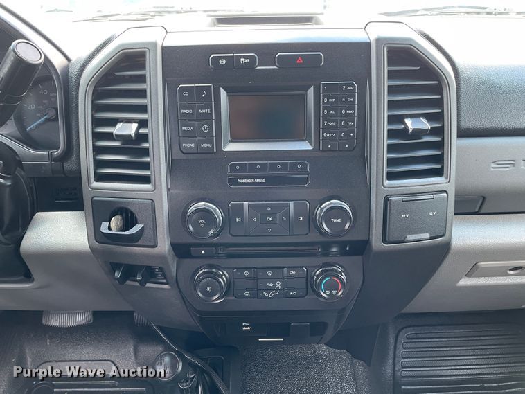 image for item DK2488 2017 Ford F550  SuperCab utility / service truck