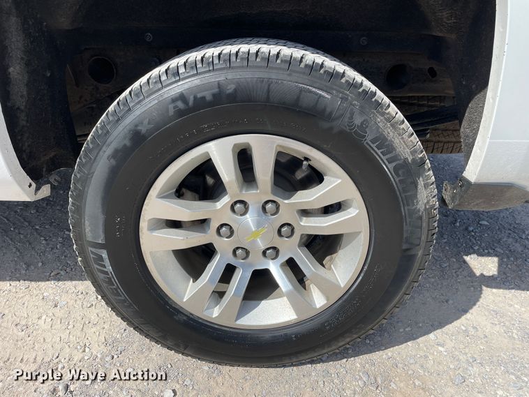 image for item DK2491 2015 Chevrolet Silverado 1500  Crew Cab pickup truck