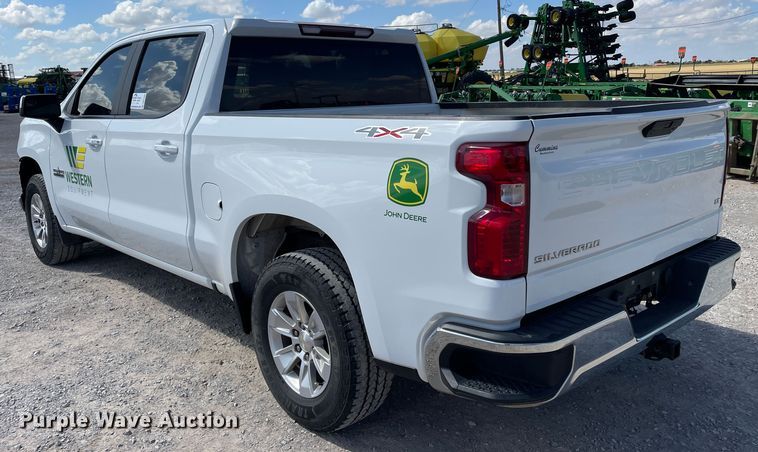 image for item DK2492 2020 Chevrolet Silverado 1500  Crew Cab pickup truck