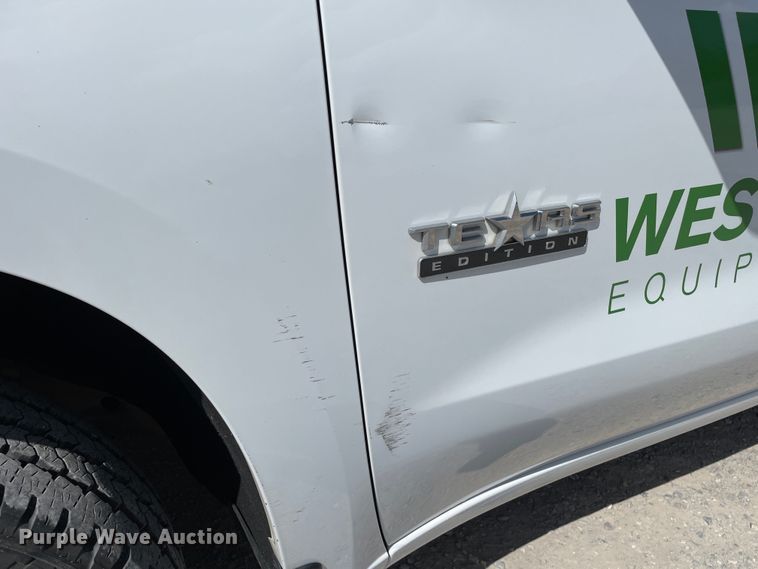 image for item DK2492 2020 Chevrolet Silverado 1500  Crew Cab pickup truck