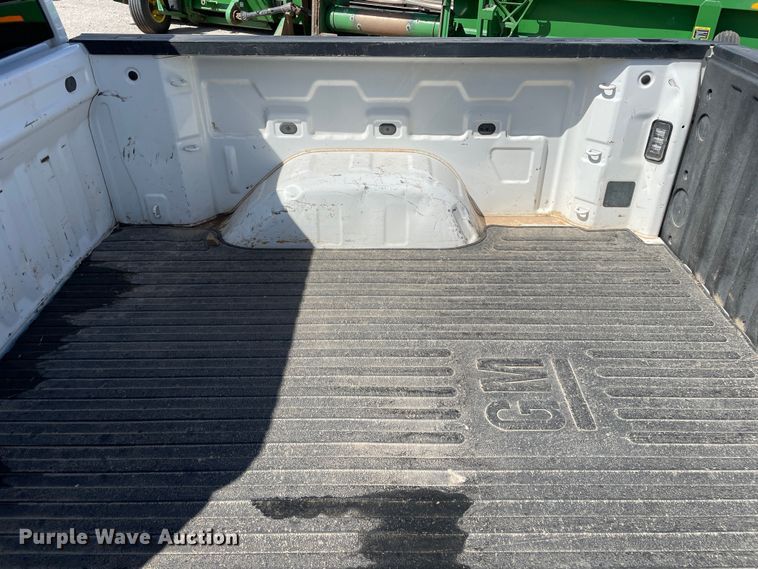 image for item DK2492 2020 Chevrolet Silverado 1500  Crew Cab pickup truck