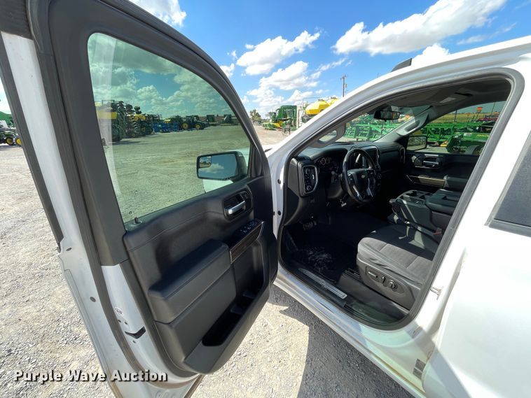 image for item DK2492 2020 Chevrolet Silverado 1500  Crew Cab pickup truck