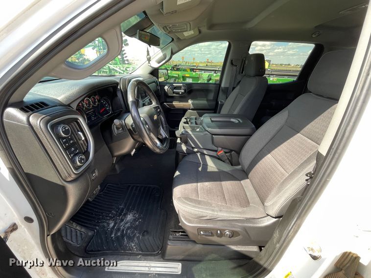 image for item DK2492 2020 Chevrolet Silverado 1500  Crew Cab pickup truck