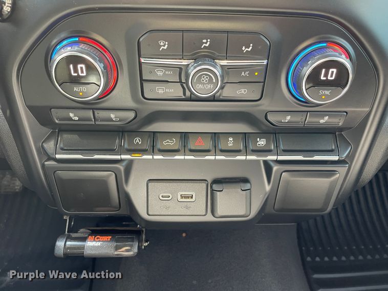 image for item DK2492 2020 Chevrolet Silverado 1500  Crew Cab pickup truck