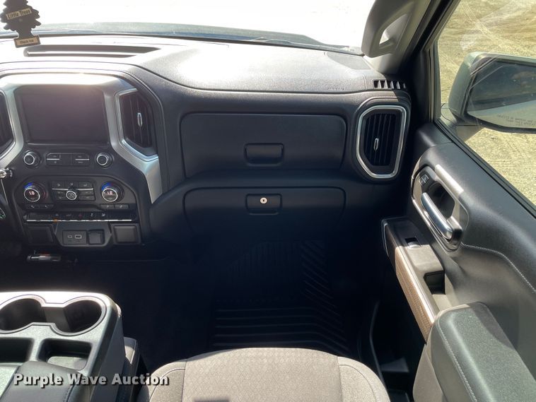 image for item DK2492 2020 Chevrolet Silverado 1500  Crew Cab pickup truck