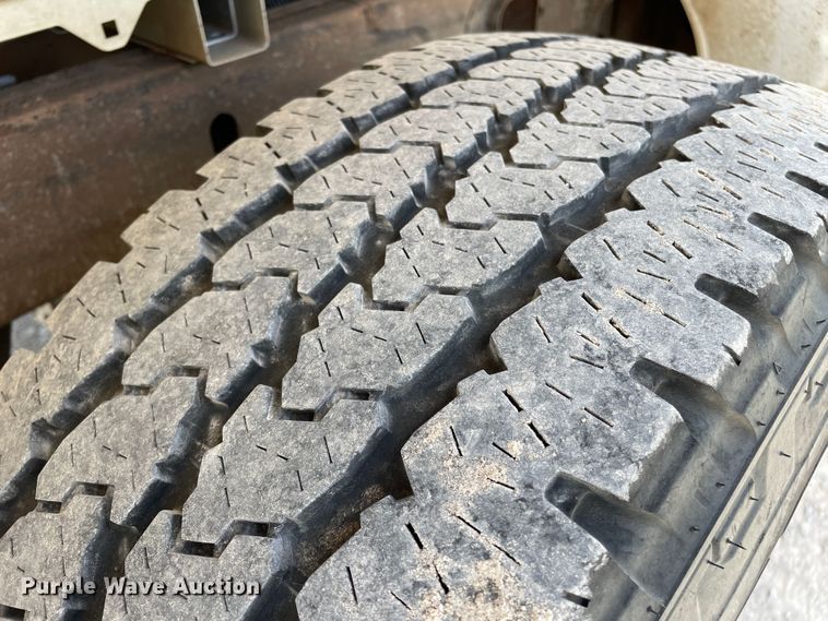 image for item DK2492 2020 Chevrolet Silverado 1500  Crew Cab pickup truck