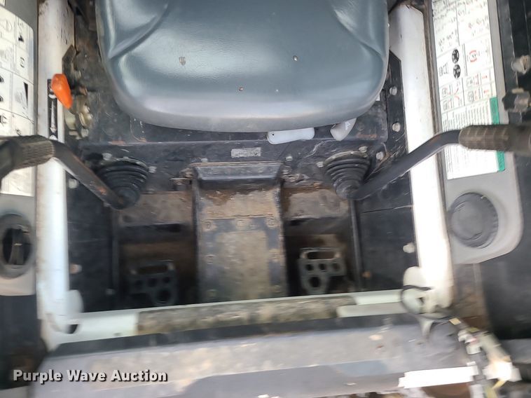 image for item DK4007 2007 Bobcat S185  skid steer loader