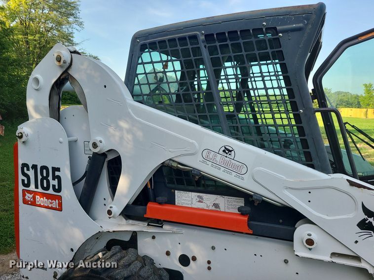 image for item DK4007 2007 Bobcat S185  skid steer loader