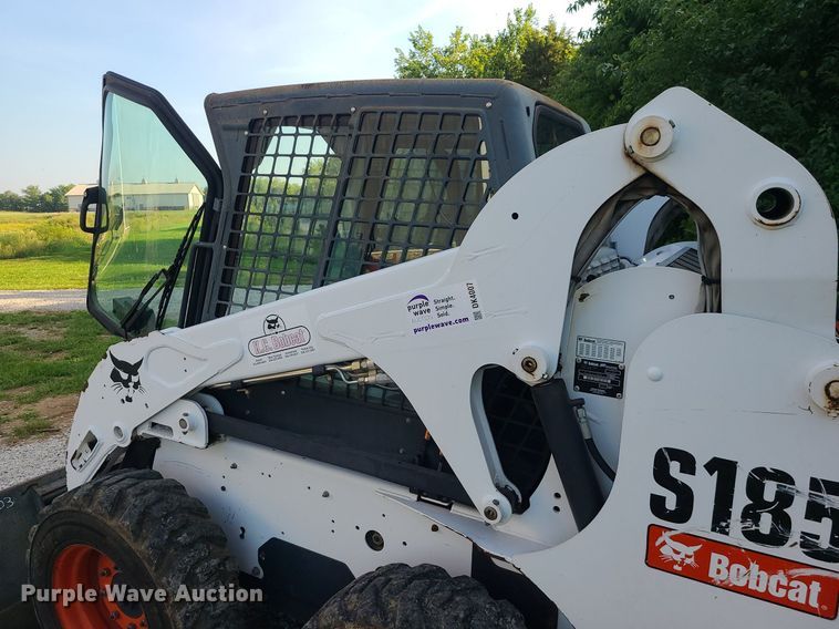 image for item DK4007 2007 Bobcat S185  skid steer loader