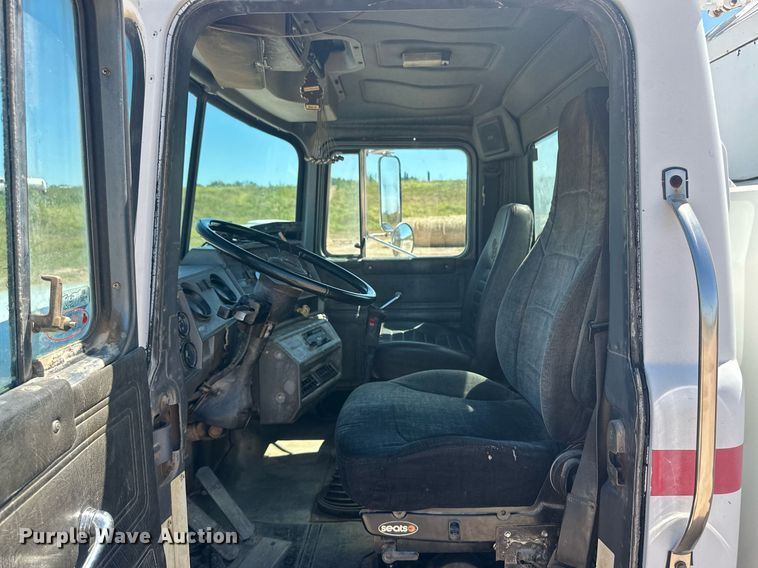 image for item DM2601 1998 Mack RD6  hot oil truck