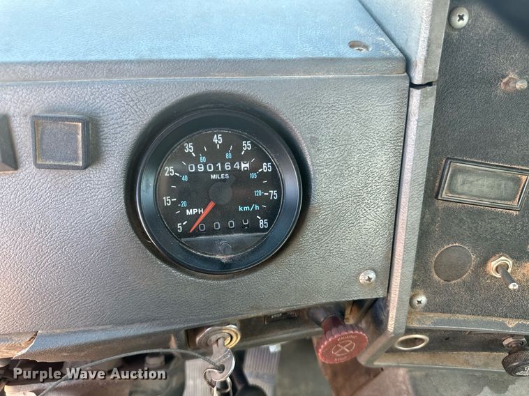 image for item DM2601 1998 Mack RD6  hot oil truck