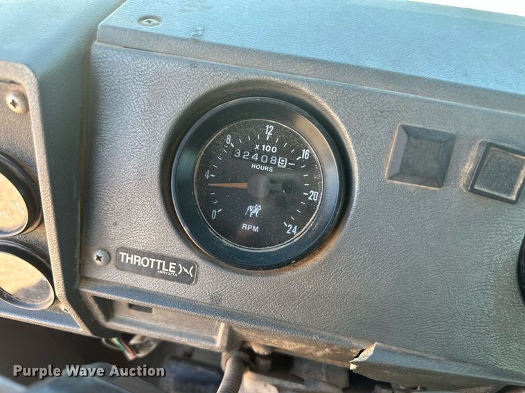 image for item DM2601 1998 Mack RD6  hot oil truck