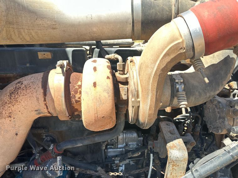 image for item DM2601 1998 Mack RD6  hot oil truck