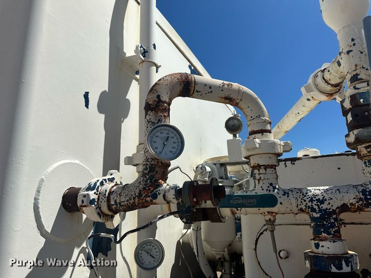 image for item DM2601 1998 Mack RD6  hot oil truck