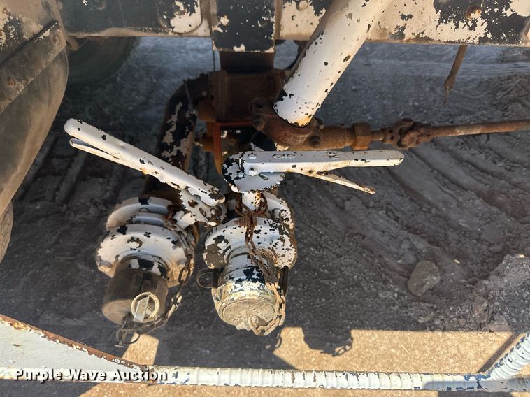 image for item DM2601 1998 Mack RD6  hot oil truck