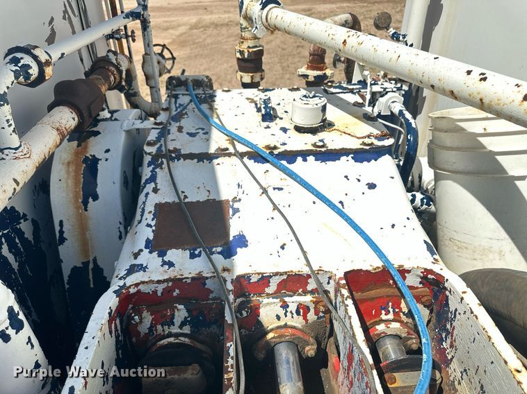 image for item DM2601 1998 Mack RD6  hot oil truck