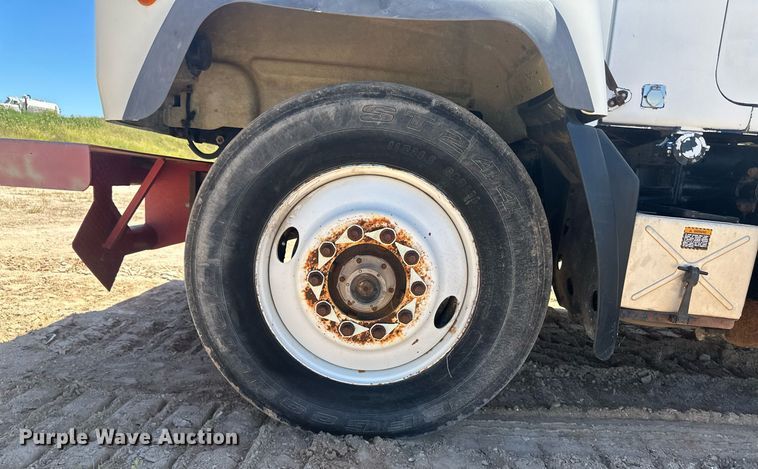 image for item DM2601 1998 Mack RD6  hot oil truck