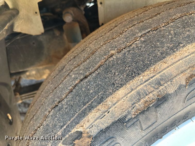 image for item DM2601 1998 Mack RD6  hot oil truck