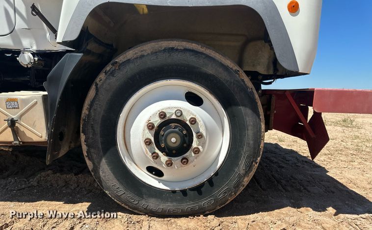 image for item DM2601 1998 Mack RD6  hot oil truck