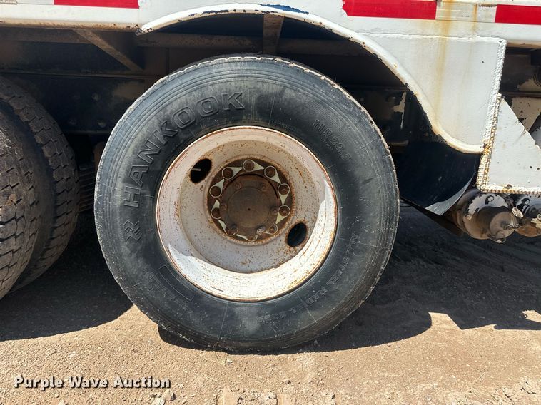 image for item DM2601 1998 Mack RD6  hot oil truck