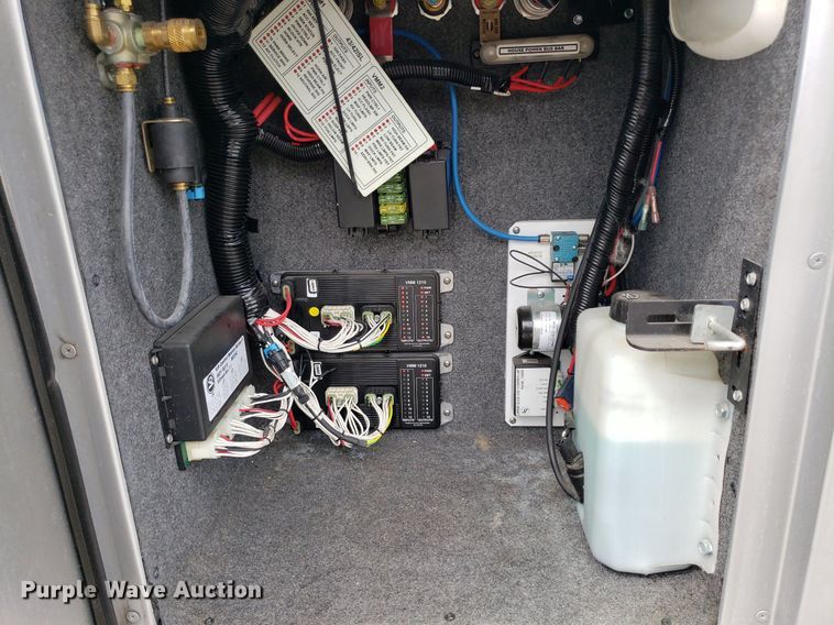 image for item DO2947 2009 Tiffin Motor Homes Allegro Bus  RV