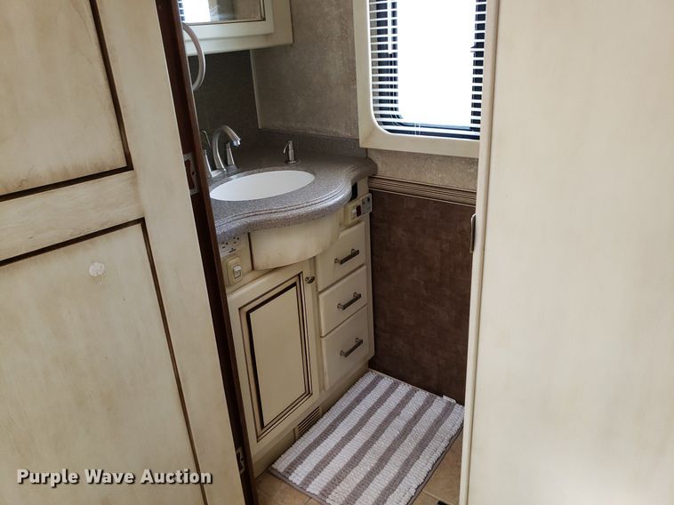 image for item DO2947 2009 Tiffin Motor Homes Allegro Bus  RV