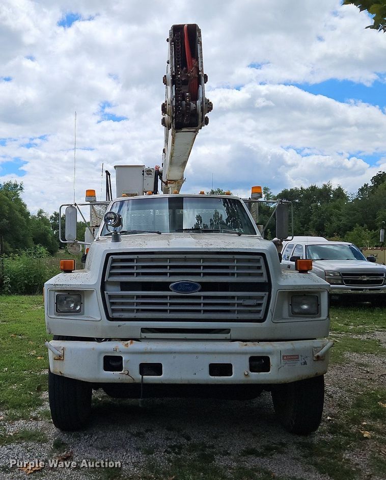 image for item DP2323 1993  Ford F700  bucket truck