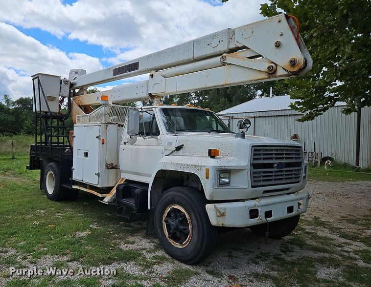 image for item DP2323 1993  Ford F700  bucket truck