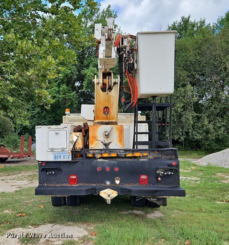 image for item DP2323 1993  Ford F700  bucket truck
