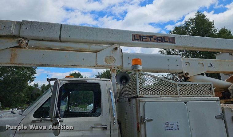 image for item DP2323 1993  Ford F700  bucket truck