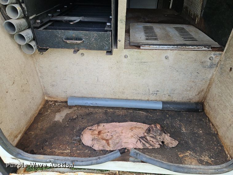 image for item DP2323 1993  Ford F700  bucket truck