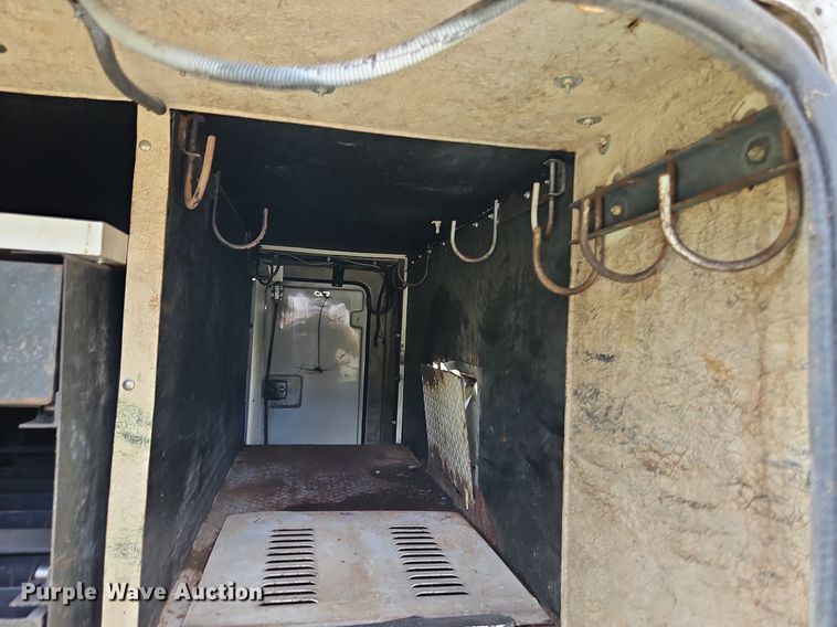 image for item DP2323 1993  Ford F700  bucket truck