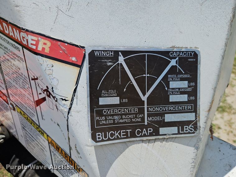 image for item DP2323 1993  Ford F700  bucket truck