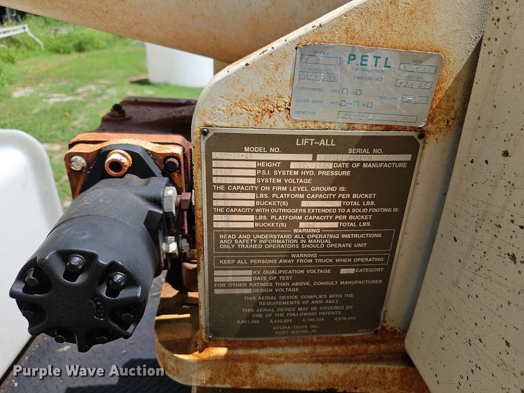 image for item DP2323 1993  Ford F700  bucket truck