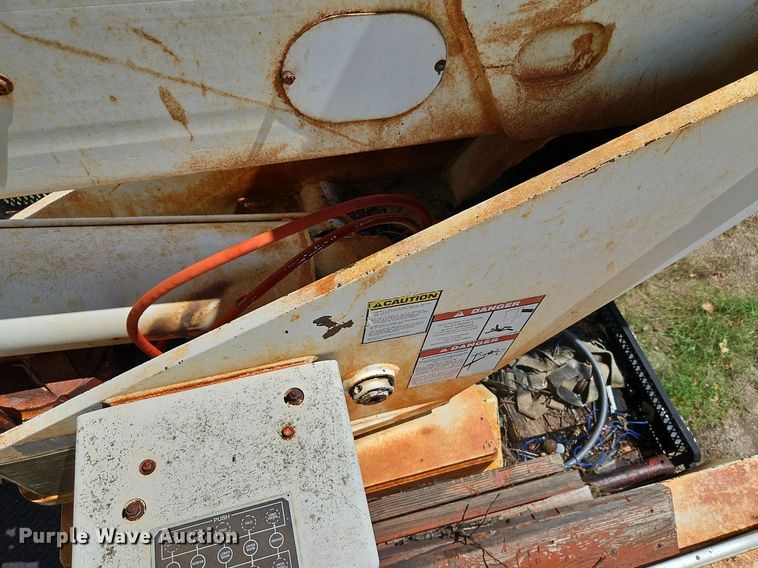 image for item DP2323 1993  Ford F700  bucket truck