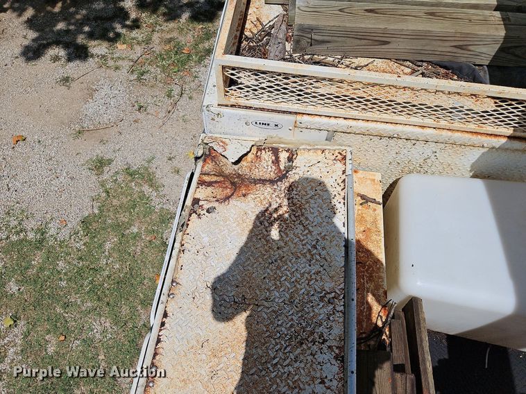 image for item DP2323 1993  Ford F700  bucket truck