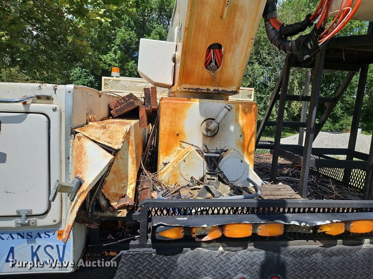 image for item DP2323 1993  Ford F700  bucket truck