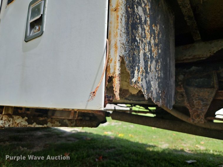 image for item DP2323 1993  Ford F700  bucket truck