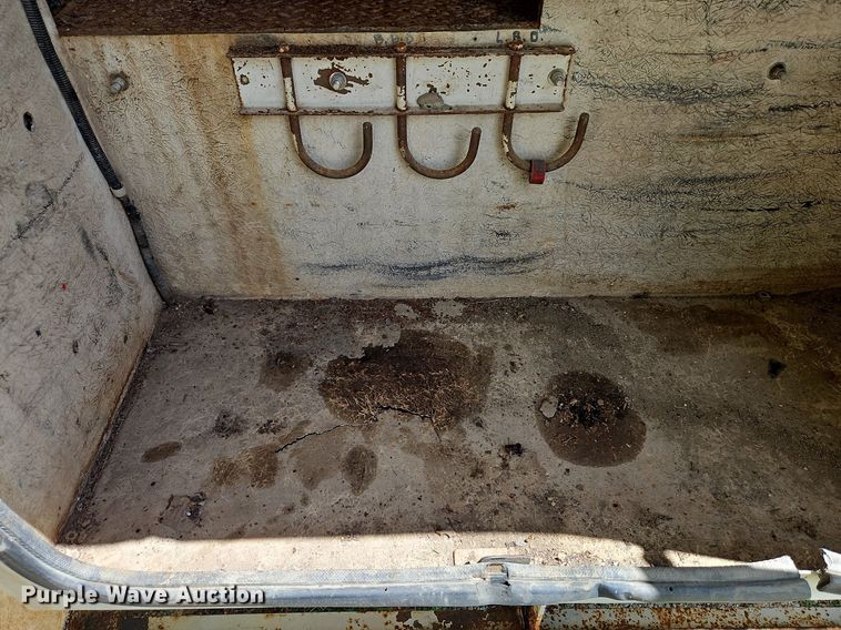 image for item DP2323 1993  Ford F700  bucket truck